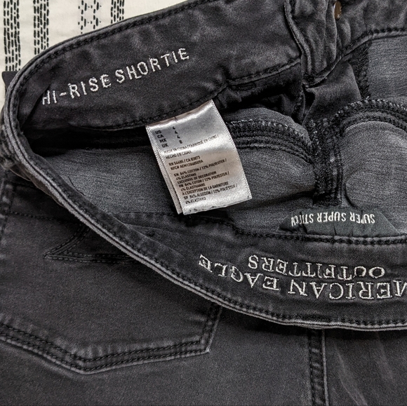 AE High Rise Shorts - Picture 3 of 3